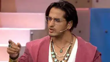 "He Only Fought for the Audience": Roheed Khan's Post-Eviction Praise for Qazi Touqeer