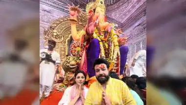 Shehnaaz Gill, Varun Sharma Visit Lalbaugcha Raja