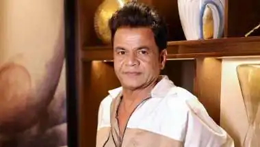 No VIP Line for Him: Rajpal Yadav's Humble Bappa Darshan Wins Fans Over