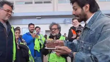 Kartik Aaryan Celebrates National Award on Captain India Set