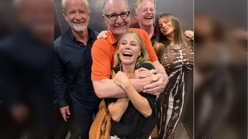 'Love My Fake Dad': Julie Bowen Shares Modern Family Reunion