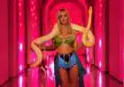 Paris Hilton Recreates Britney Spears’ 2001 VMA Snake Look