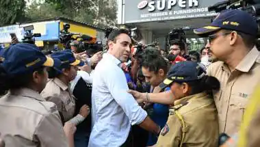 Imran Khan Gets Breathing Room: Bombay HC Holds ‘Leave India’ Notice In Abeyance Until November 2