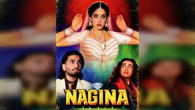 Janhvi Kapoor Turns Sridevi’s Nagina for Halloween