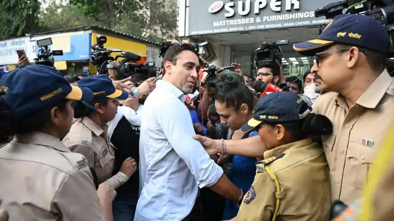 Imran Khan Gets Breathing Room: Bombay HC Holds ‘Leave India’ Notice In Abeyance Until November 2